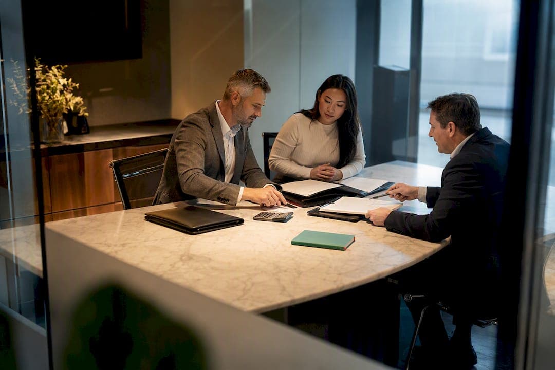 5 scenarios a mortgage broker helps Australian buyers, and how to check
